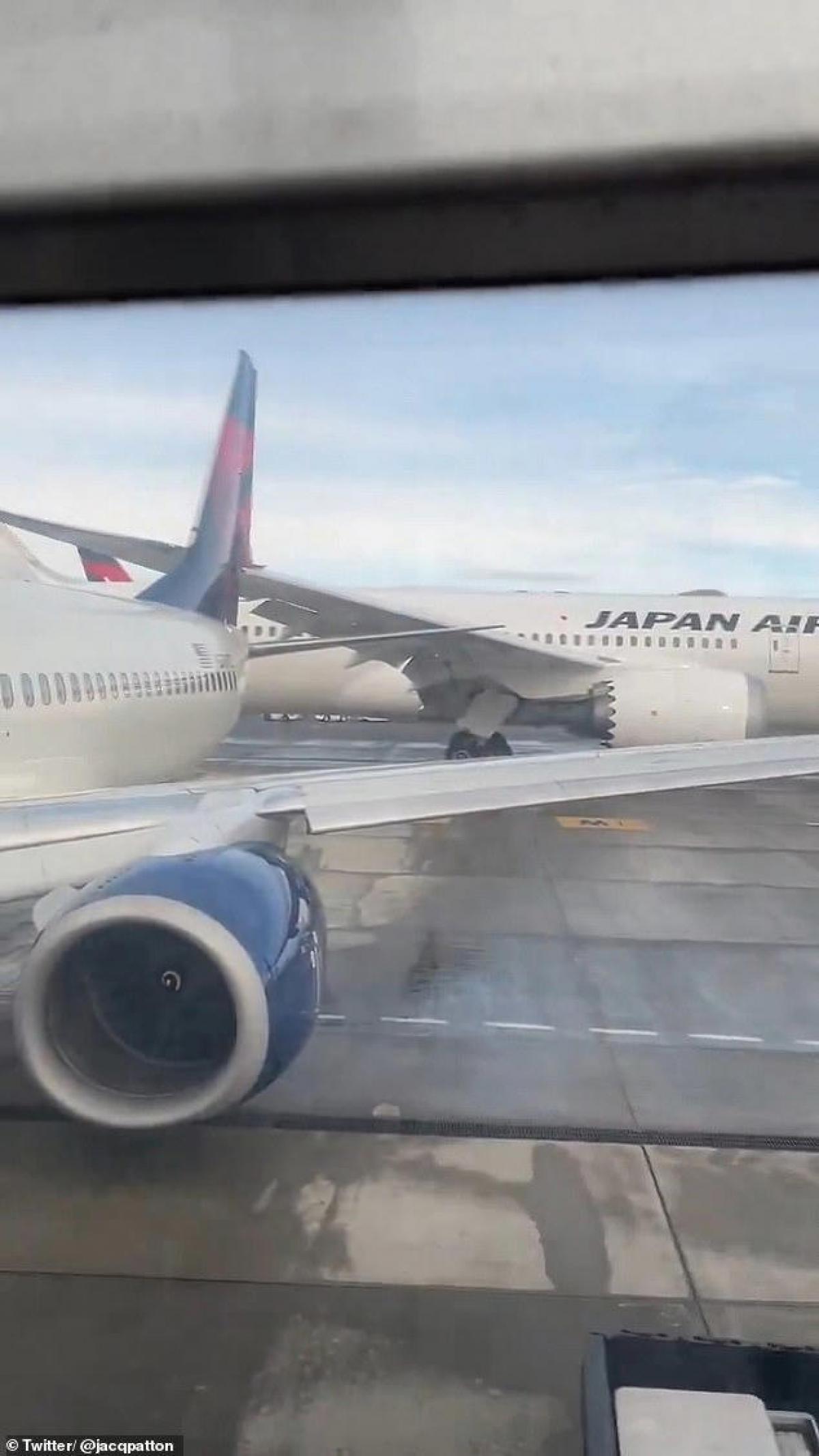 АНУ-ЫН СИЭТЛ НИСЭХ ОНГОЦНЫ БУУДАЛД DELTA БОЛОН JAPAN AIRLINES КОМПАНИЙН ОНГОЦУУД МӨРГӨЛДЖЭЭ