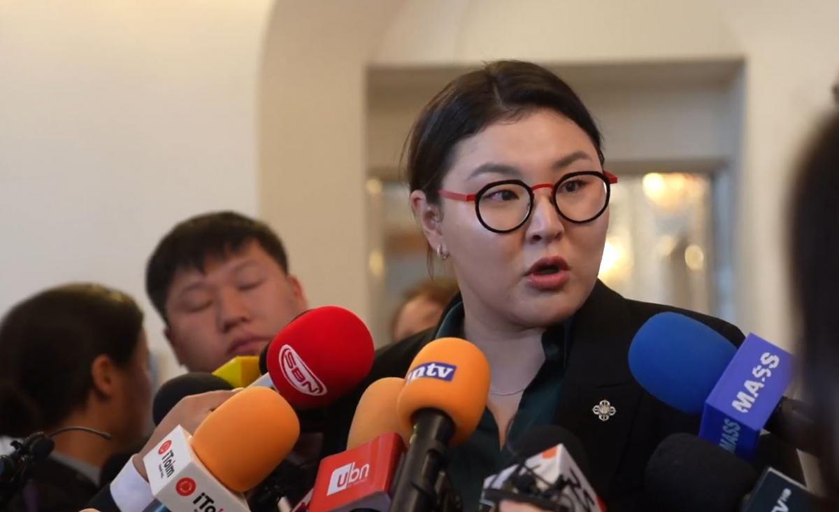 Э.БОЛОРМААД ХОЛБОГДОХ ХЭРГИЙГ ПРОКУРОРТ ШИЛЖҮҮЛЖЭЭ