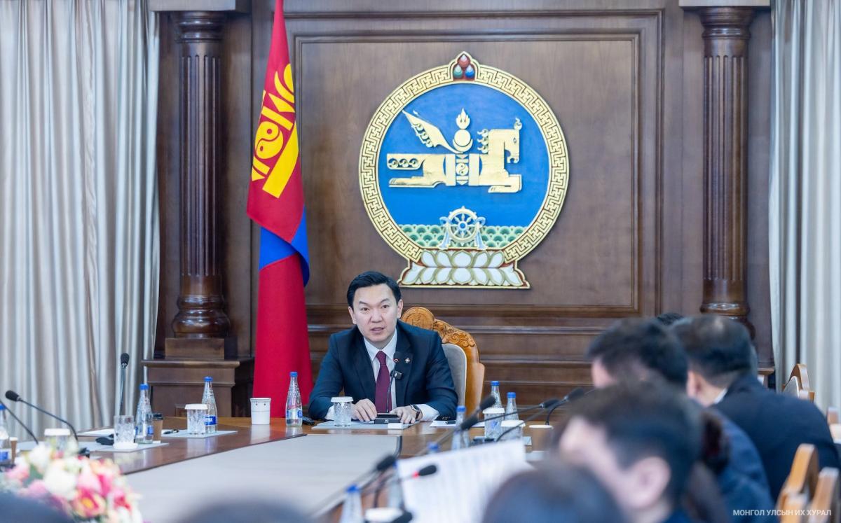 Айл өрх, орон нутгийн хэмжээнд сэргээгдэх эрчим хүчний хэрэглээг үе шаттайгаар нэмэгдүүлж, ногоон дэд бүтцийг хөгжүүлэх иж бүрэн санаачилгыг хэрэгжүүлнэ