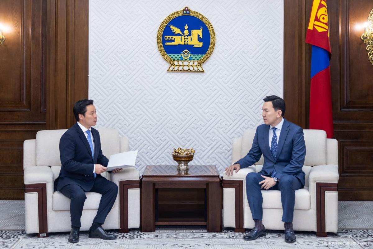 УЛСЫН ИХ ХУРЛЫН ДАРГА Н.УЧРАЛД МОНГОЛ УЛСЫН ИХ ХУРЛЫН ТУХАЙ ХУУЛЬД НЭМЭЛТ, ӨӨРЧЛӨЛТ ОРУУЛАХ ТУХАЙ ХУУЛИЙН ТӨСЛИЙГ ӨРГӨН МЭДҮҮЛЛЭЭ