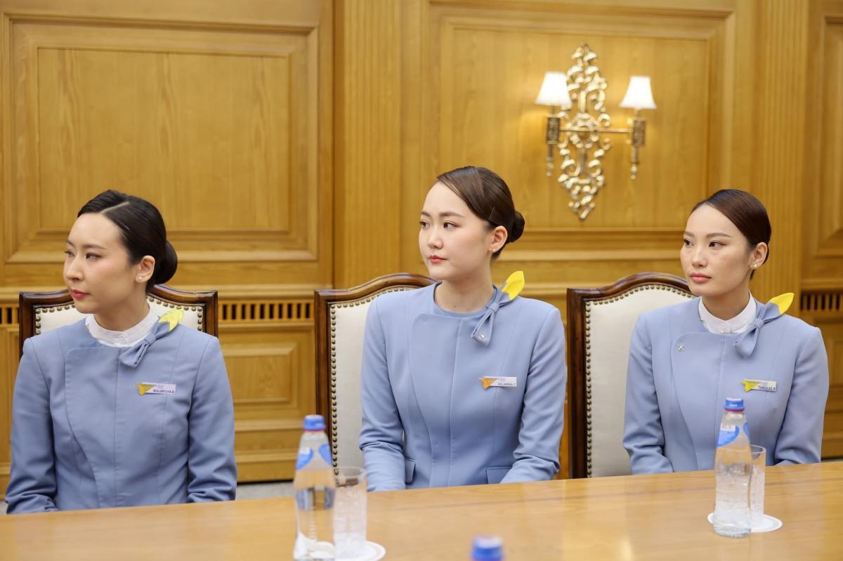 ОЙРХИ ДОРНОДООС ИРГЭДЭЭ АВЧИРСАН НИСЭХ БАГИЙГ ЕРӨНХИЙ САЙД ХҮЛЭЭН АВЧ УУЛЗЛАА