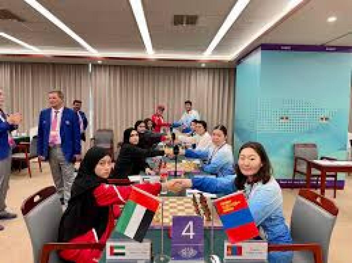 ДЭЛХИЙД МОНГОЛ ЭМЭГТЭЙ ШАТАРЧИД  ҮЗҮҮЛЭЛТЭЭРЭЭ ТЭРГҮҮЛЖ БАЙНА