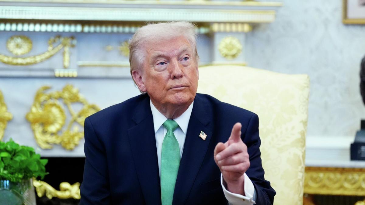 ТРАМП: НАТО МАШ ТОМ АЛДАА ХИЙЖ БАЙНА