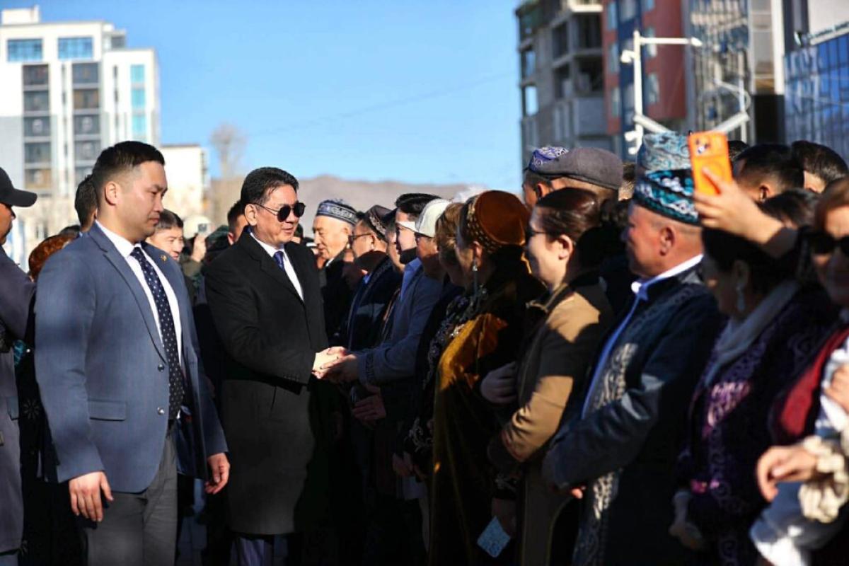 МОНГОЛ УЛСЫН ЕРӨНХИЙЛӨГЧ У.ХҮРЭЛСҮХ БАЯН-ӨЛГИЙ АЙМАГТ АЖИЛЛАЖ БАЙНА