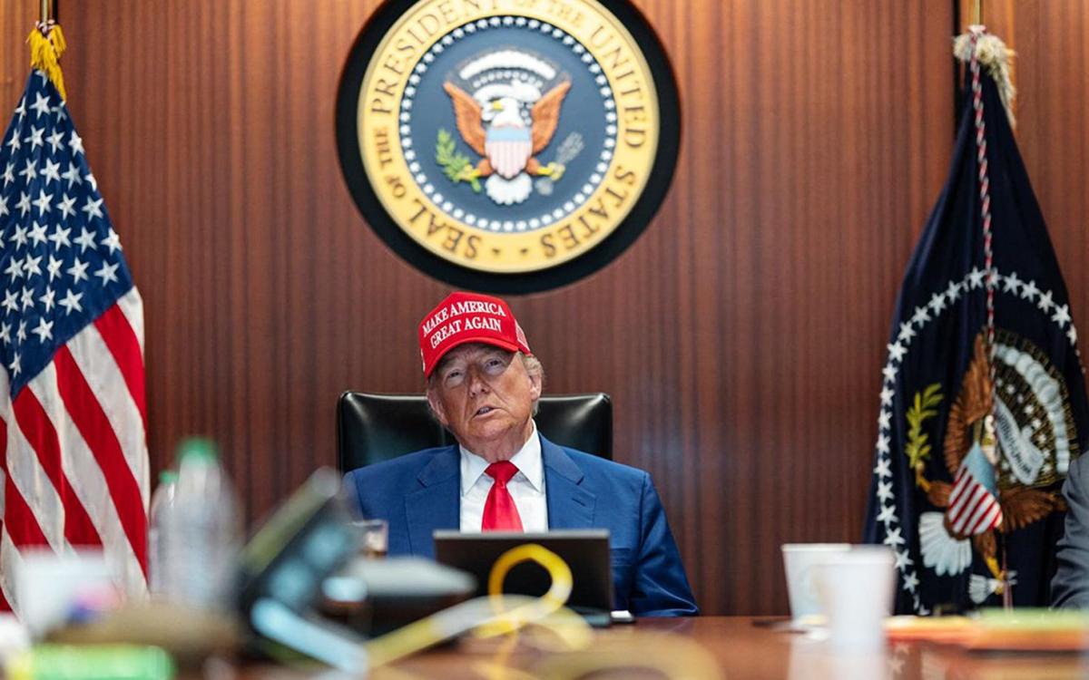 Д.ТРАМП ИРАНД ЦОХИЛТ ӨГӨХ ШИЙДВЭРЭЭ 10 ХОНОГООР ХОЙШЛУУЛЖЭЭ