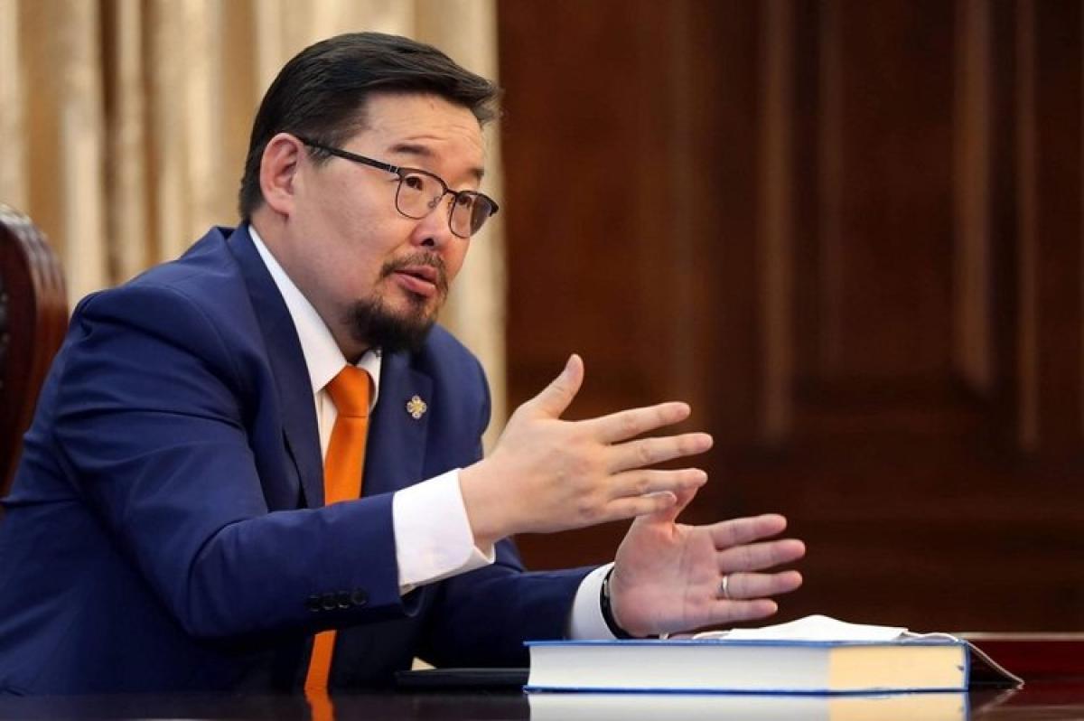 ЕРӨНХИЙ САЙД Г.ЗАНДАНШАТАР ЧӨЛӨӨЛӨГДӨХ ХҮСЭЛТ ГАРГАЛАА