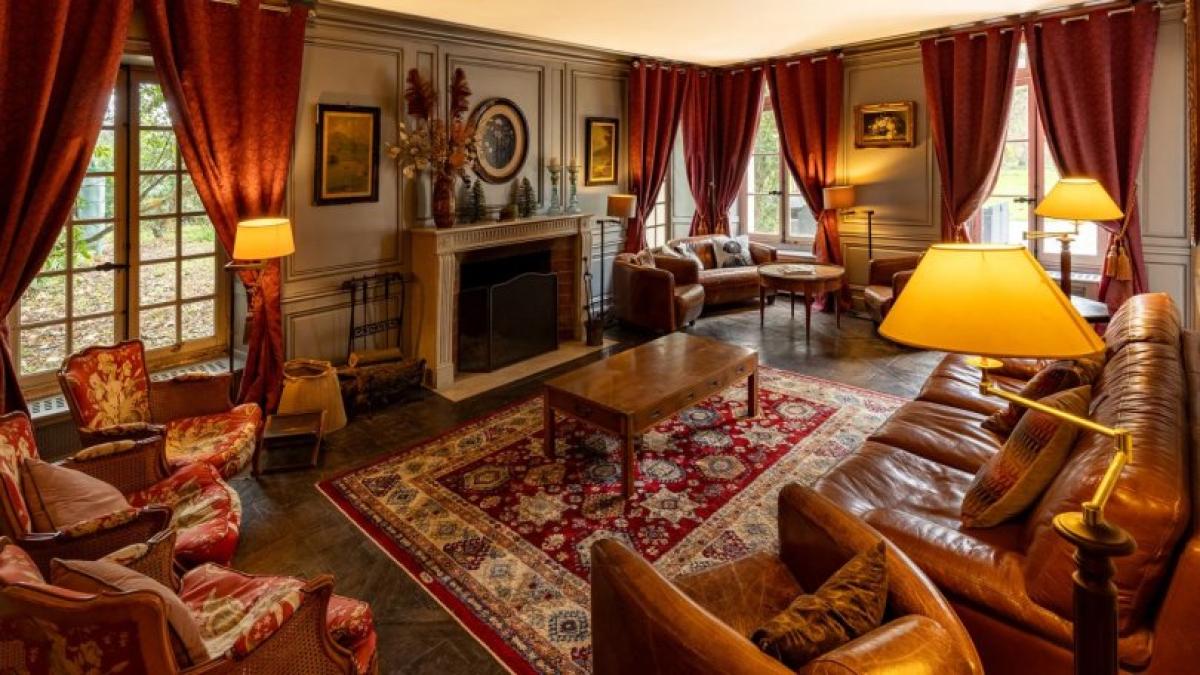 ЗАГВАР ЗОХИОН БҮТЭЭГЧ КАРЛ ЛАГЕРФЕЛЬДЫН ТАНСАГ ХАРШИЙГ ХУДАЛДАНА