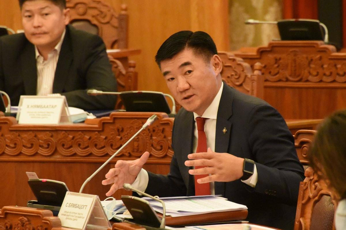 С.БЯМБАЦОГТЫГ УИХ-ЫН ДАРГАД НЭР ДЭВШҮҮЛЛЭЭ