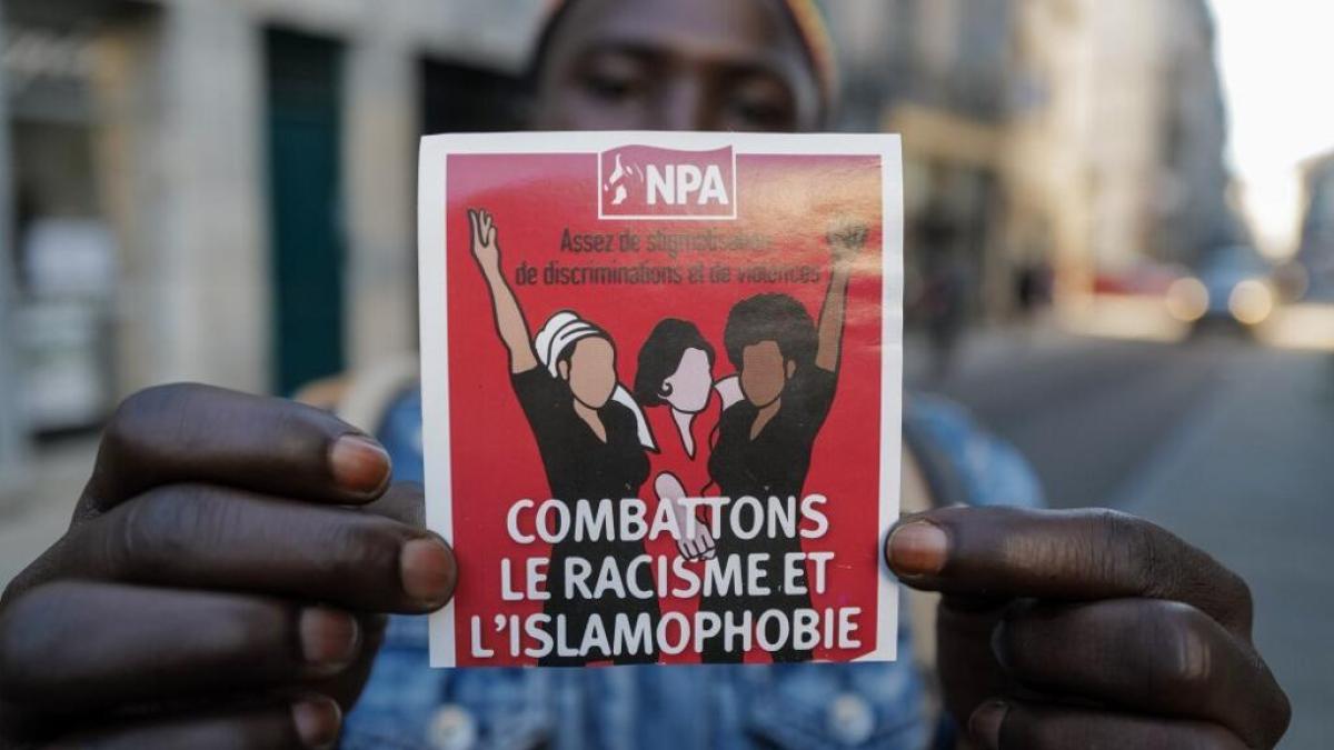 ФРАНЦЫН ИРГЭДИЙН ДУНД АРЬС ӨНГӨӨР ЯЛГАВАРЛАХ ҮЗЛИЙН АСУУДЛААР САНАЛ АСУУЛГА ЯВУУЛЖЭЭ