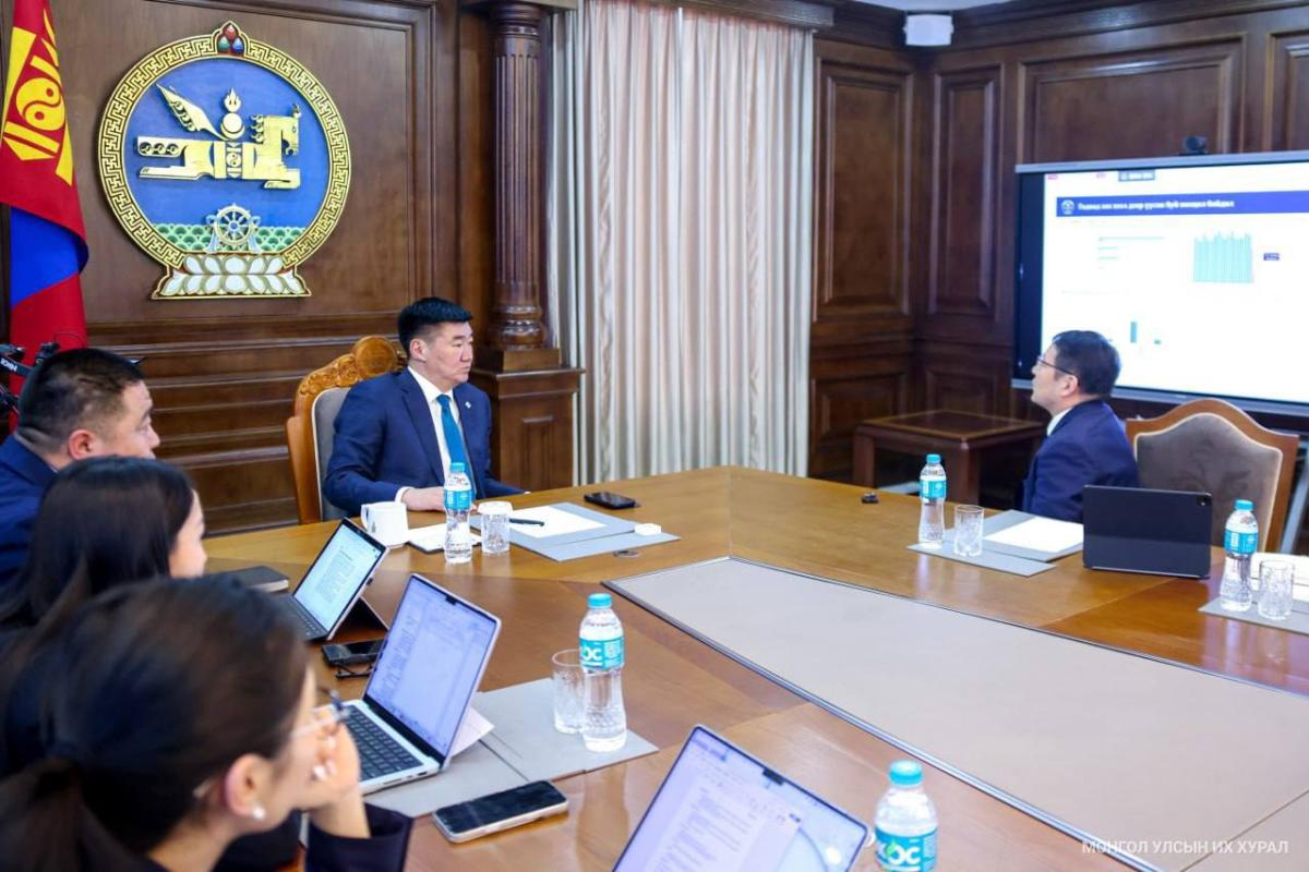 УИХ-ЫН ДАРГА С.БЯМБАЦОГТ МОНГОЛБАНКНЫ ЕРӨНХИЙЛӨГЧТЭЙ УУЛЗАЖ, ЦАГ ҮЕИЙН АСУУДЛААР САНАЛ СОЛИЛЦЛОО