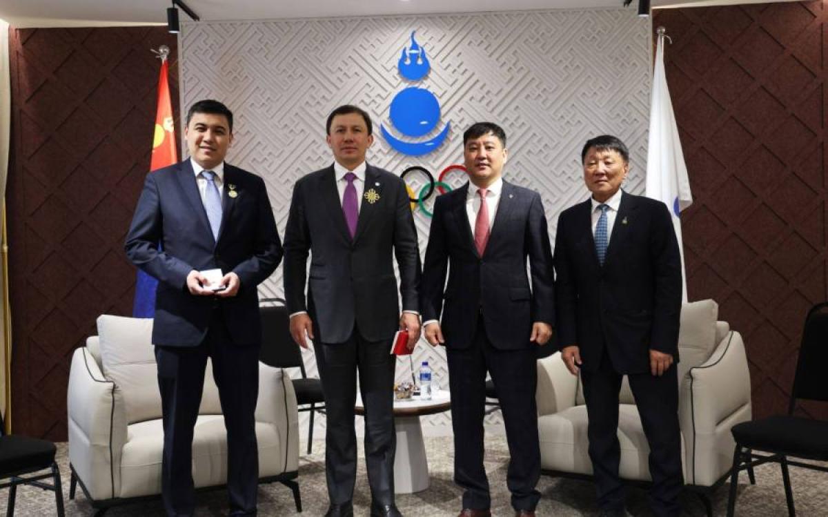 БОКСЫН СПОРТЫН ОЛИМПЫН МӨНГӨН МЕДАЛЬТ, ДЭЛХИЙН АВАРГА ГЕННАДИЙ ГОЛОВКИН МОНГОЛД ИРЖЭЭ