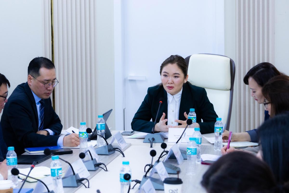 ТӨРИЙН ЗАХИРГААНЫ ТӨВ БАЙГУУЛЛАГАД ҮНДСЭН ЧИГ ҮҮРГИЙН ШИНЖИЛГЭЭ ХИЙХ МАЯГТ, АРГА ЗҮЙГ ТАНИЛЦУУЛАХ УУЛЗАЛТ ЗОХИОН БАЙГУУЛЛАА