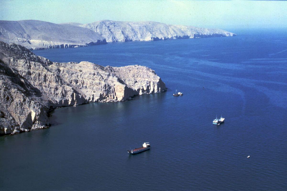 ИРАН УЛС ГУРВАН ТЭНГИСИЙН УСНАА ХӨДӨЛГӨӨНИЙГ ХААЖ, ХАТУУ АРГА ХЭМЖЭЭ АВАХААР СҮРДҮҮЛЛЭЭ