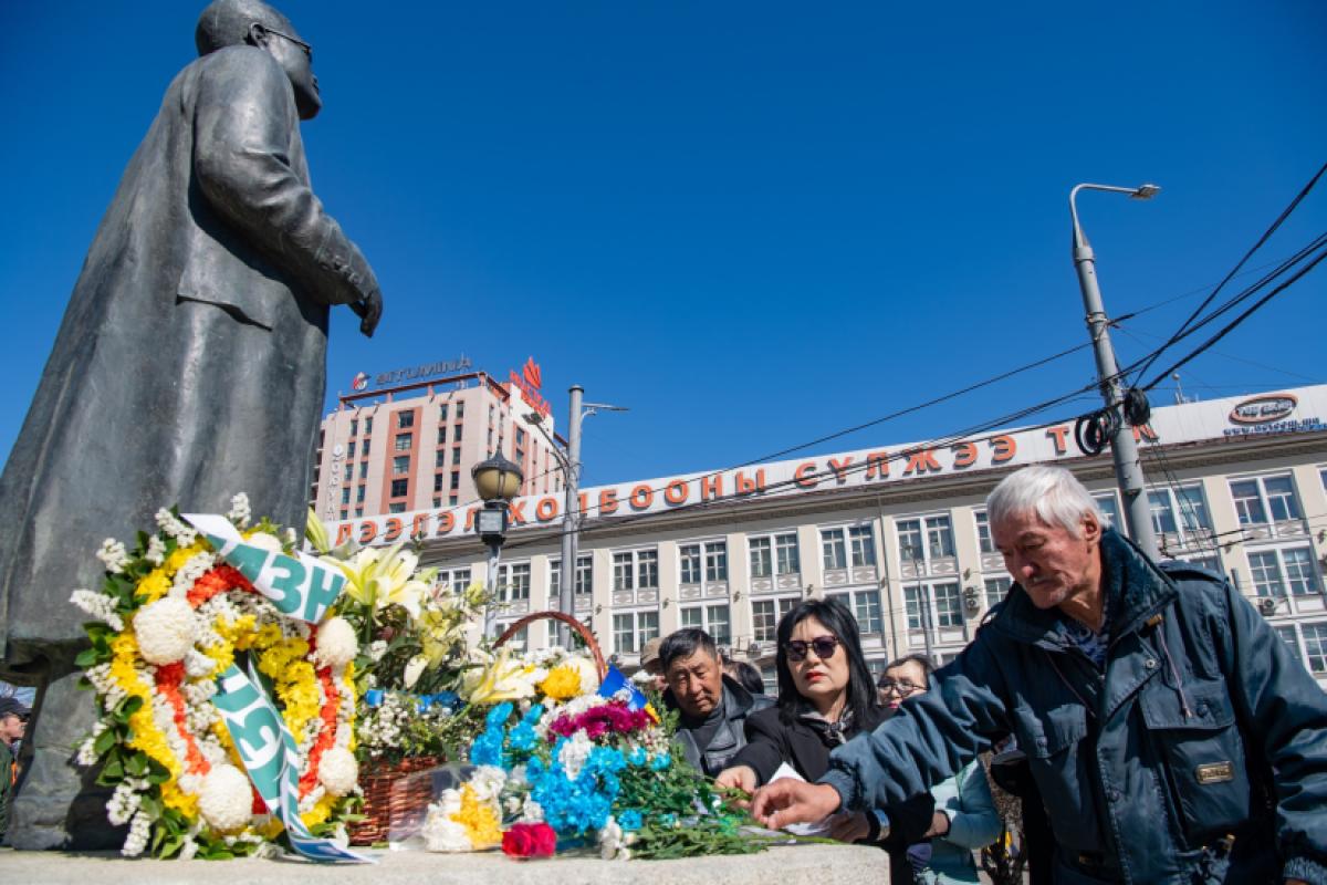 С.ЗОРИГ АГСНЫ ХӨШӨӨНД ХҮНДЭТГЭЛ ҮЗҮҮЛЛЭЭ