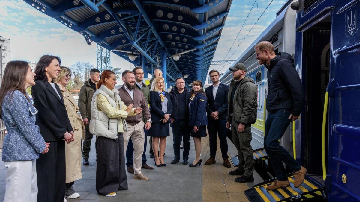 ХАНХҮҮ ХАРРИ КИЕВТ ГЭНЭТИЙН АЙЛЧЛАЛ ХИЙЖЭЭ