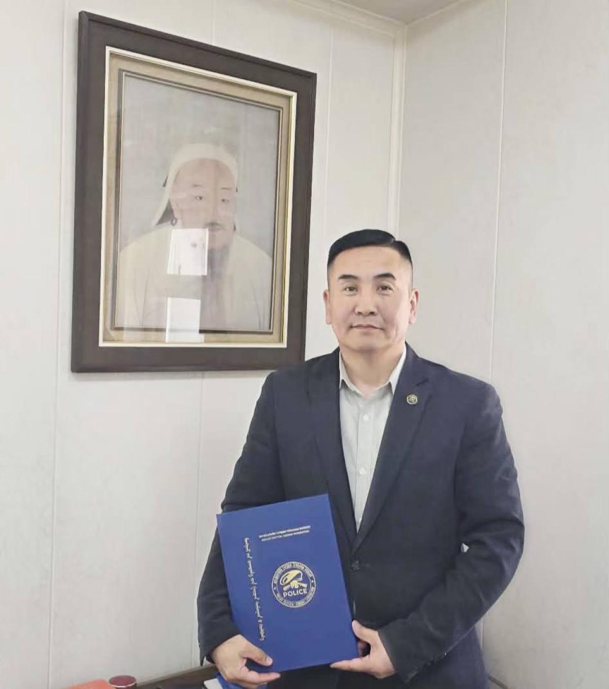 ДЭЛХИЙН ЦАГДААГИЙН ГАРДАН ТУЛААНЫ ХОЛБООНЫ АНХНЫ МАСТЕР БАГШ ТӨРЛӨӨ