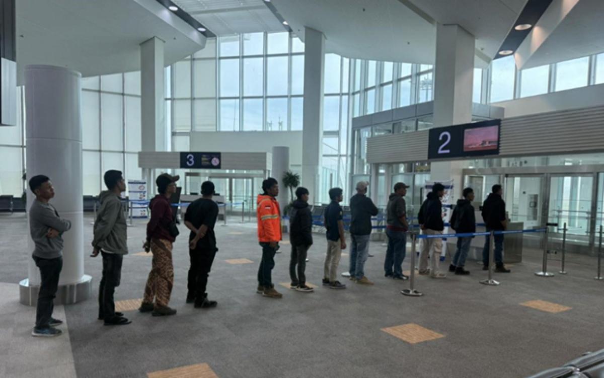 ИНДОНЕЗ УЛСЫН 26 ИРГЭН ХУУРАМЧ ВИЗ АШИГЛАН ХИЛ НЭВТРЭХИЙГ ЗАВДЖЭЭ