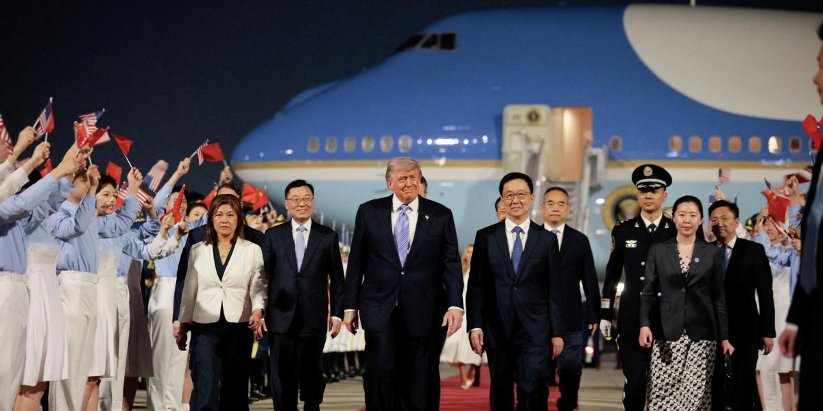 ТРАМП ТӨРИЙН АЙЛЧЛАЛ ХИЙХЭЭР БЭЭЖИНД ХҮРЭЛЦЭН ИРЛЭЭ