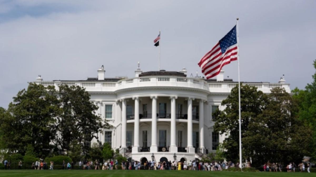 CNN, MS NOW, POLITICO ЗЭРЭГ ХЭВЛЭЛ МЭДЭЭЛЛИЙН ХЭРЭГСЛҮҮДЭД ЦАГААН ОРДОНД НЭВТРЭХИЙГ ХОРИГЛОЖЭЭ