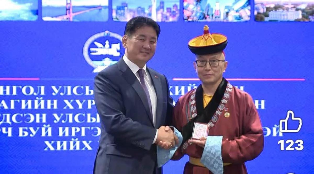 АНУ-Д БУДДЫН СОЁЛЫН ТӨВИЙГ БАЙГУУЛСАН Д.ЛУВСАНЖАМЦ СГЗ БОЛЛОО