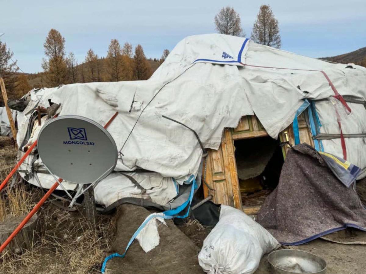 ТӨВ АЙМГИЙН БАЯНДЭЛГЭР СУМАНД БААВГАЙ МАЛЧИН АЙЛЫН ГЭРИЙГ НЬ СҮЙТГЭЖЭЭ